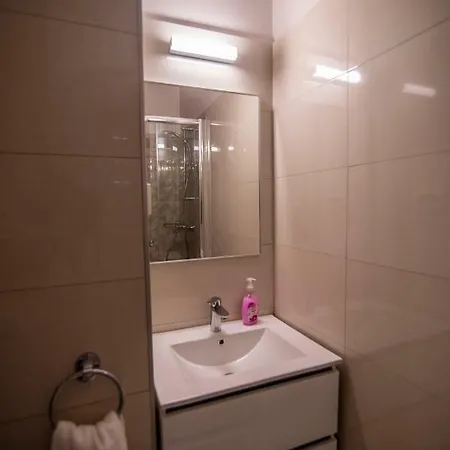 Apartament Dya Apartment *